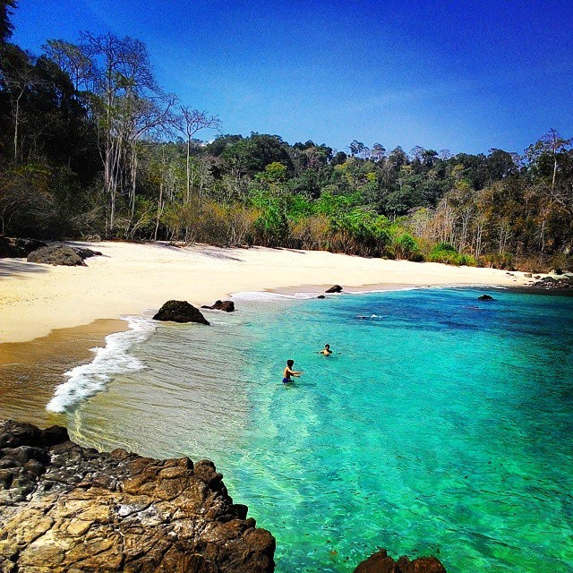 Paket Wisata Teluk Hijau Banyuwangi Pantai Teluk Hijau Di