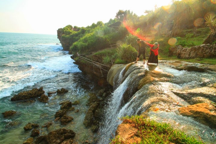 Pantai Jogan - Sumber: piknikdong.com