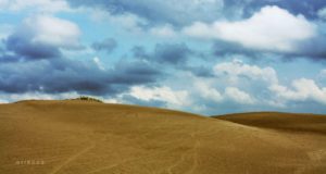 Sensasi Sandboarding di Parangkusumo