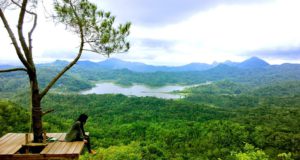 Destinasi Wisata Kalibiru yang sedang “in” keelokan kali biru