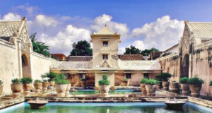 9 Destinasi Bangunan Bersejarah Lawas di Jogja yang Masih Kece Hingga Sekarang Taman Sari Jogja